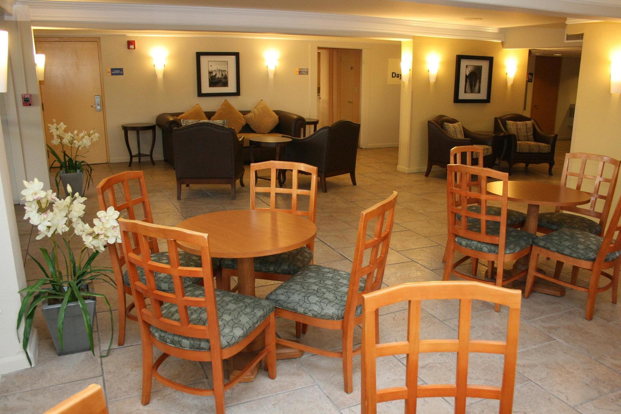 Days Inn By Wyndham Neptune Beach Jacksonville Beach Exteriér fotografie